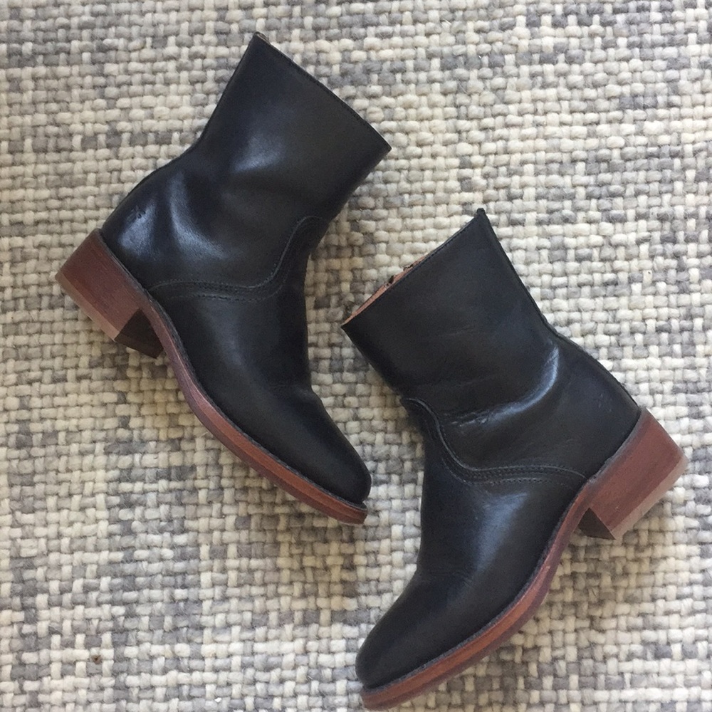 Excellent-quality Frye (Weston) leather boots.